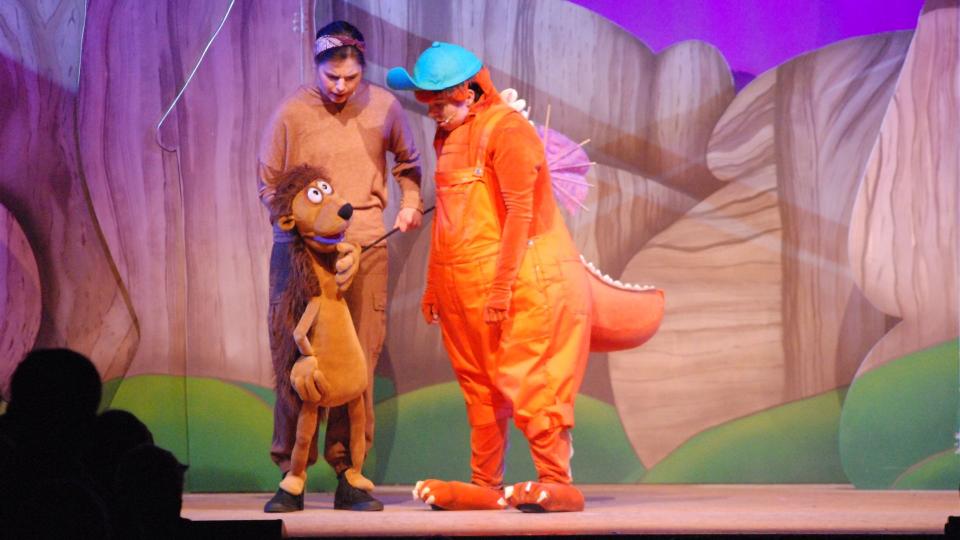 kleiner drache kokosnuss