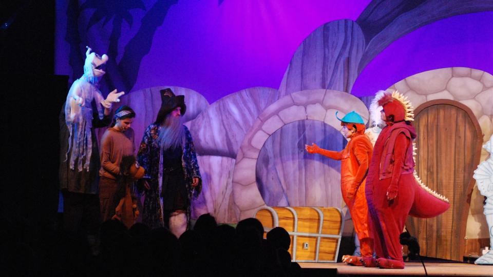 kleiner drache kokosnuss