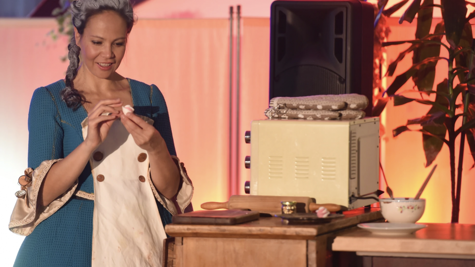 Marie Antoinette bittet zum Kaffee