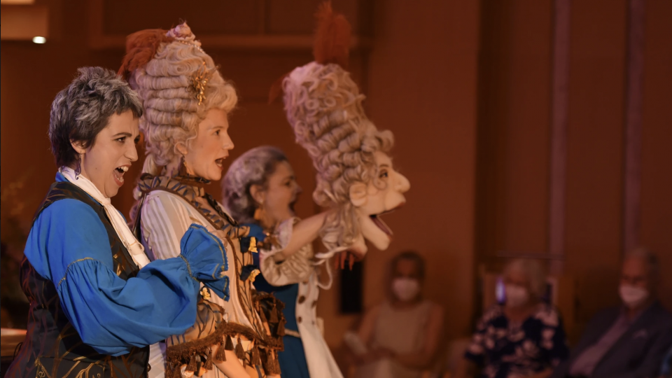 Marie Antoinette bittet zum Kaffee